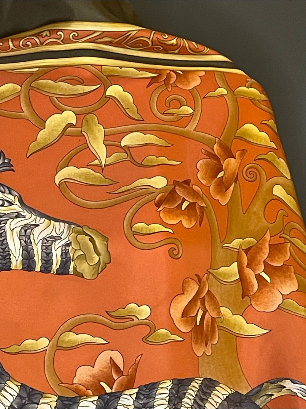 Gorg Salvatore Ferragamo Silk Scarf Zebra with Floral Stripes 34 In Exc Cond - Picture 7 of 10